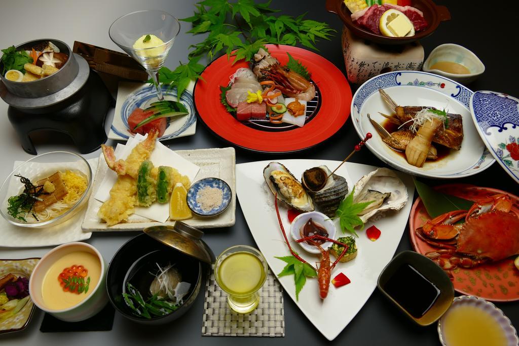 Kikunoya Hotel Хатсукаичи Екстериор снимка